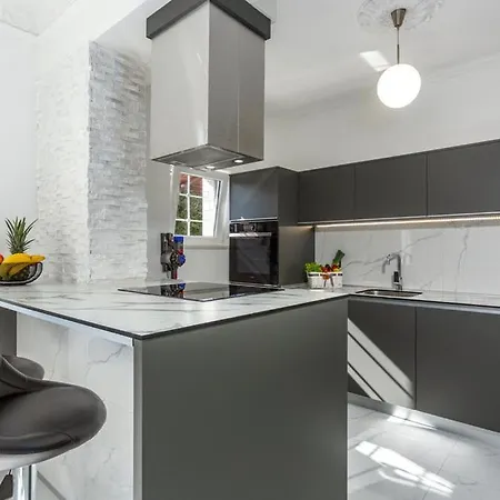 Apartment Apartman Ivan Pobri Opatija